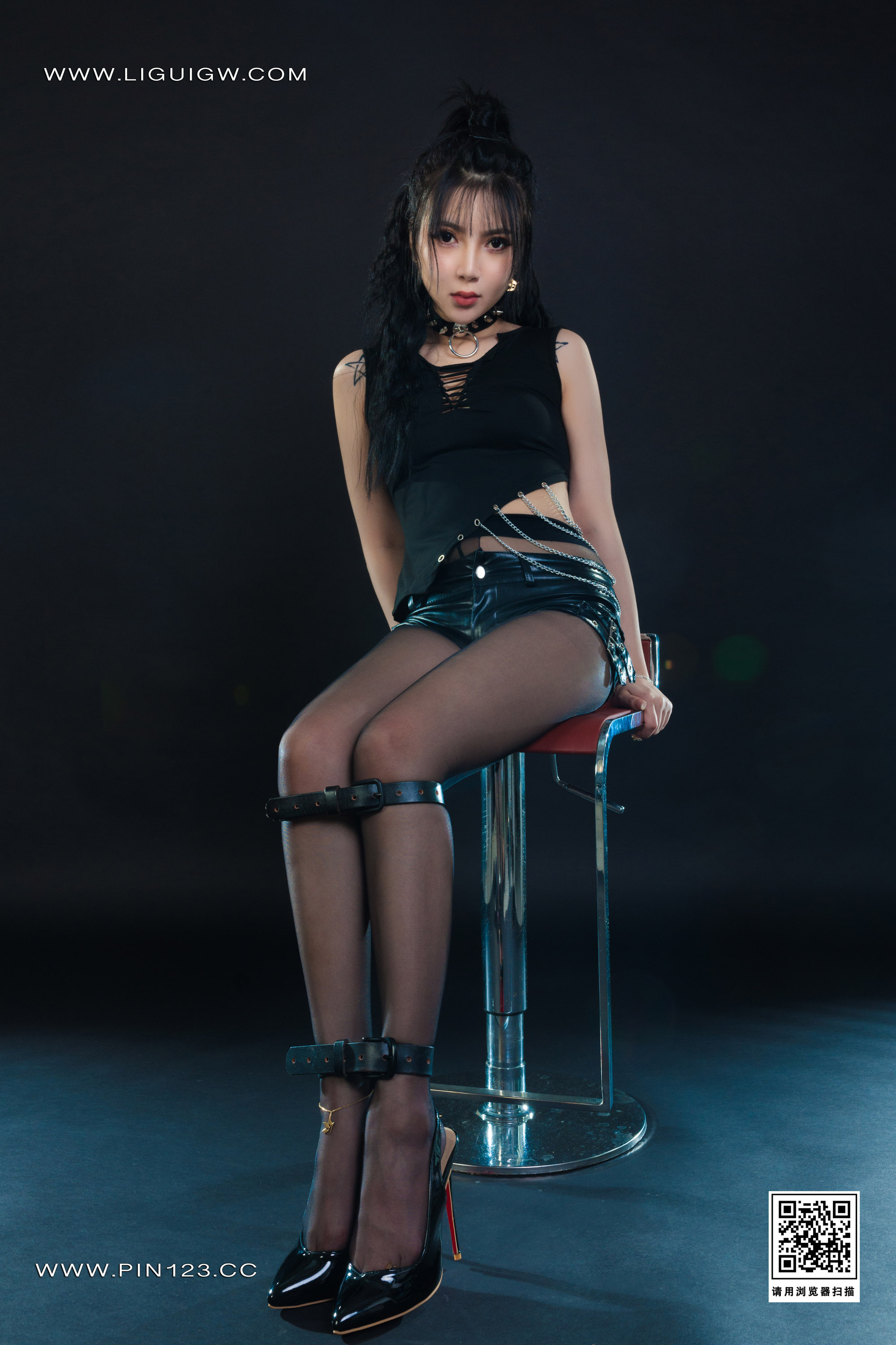 Ligui丽柜 2023.08.18 撕袜四马 小七